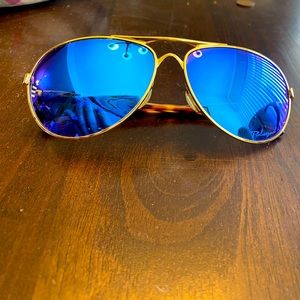 Oakley Blue Aviators with case